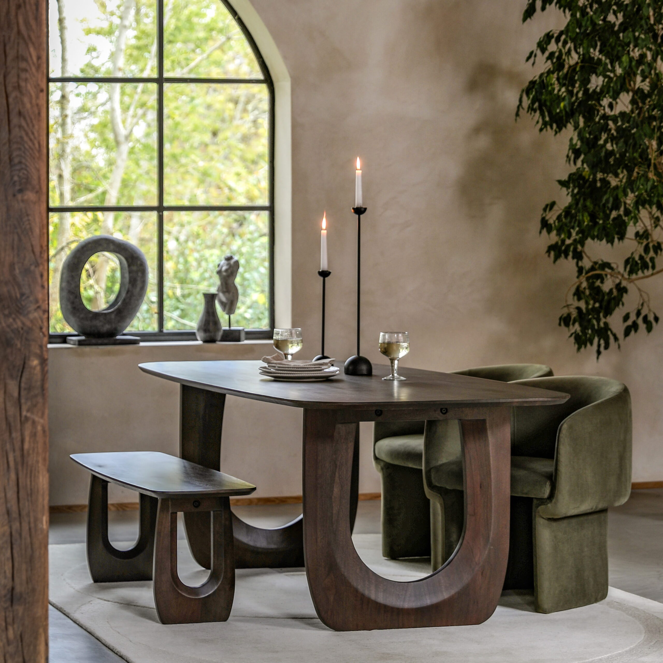 Halo Dining Table