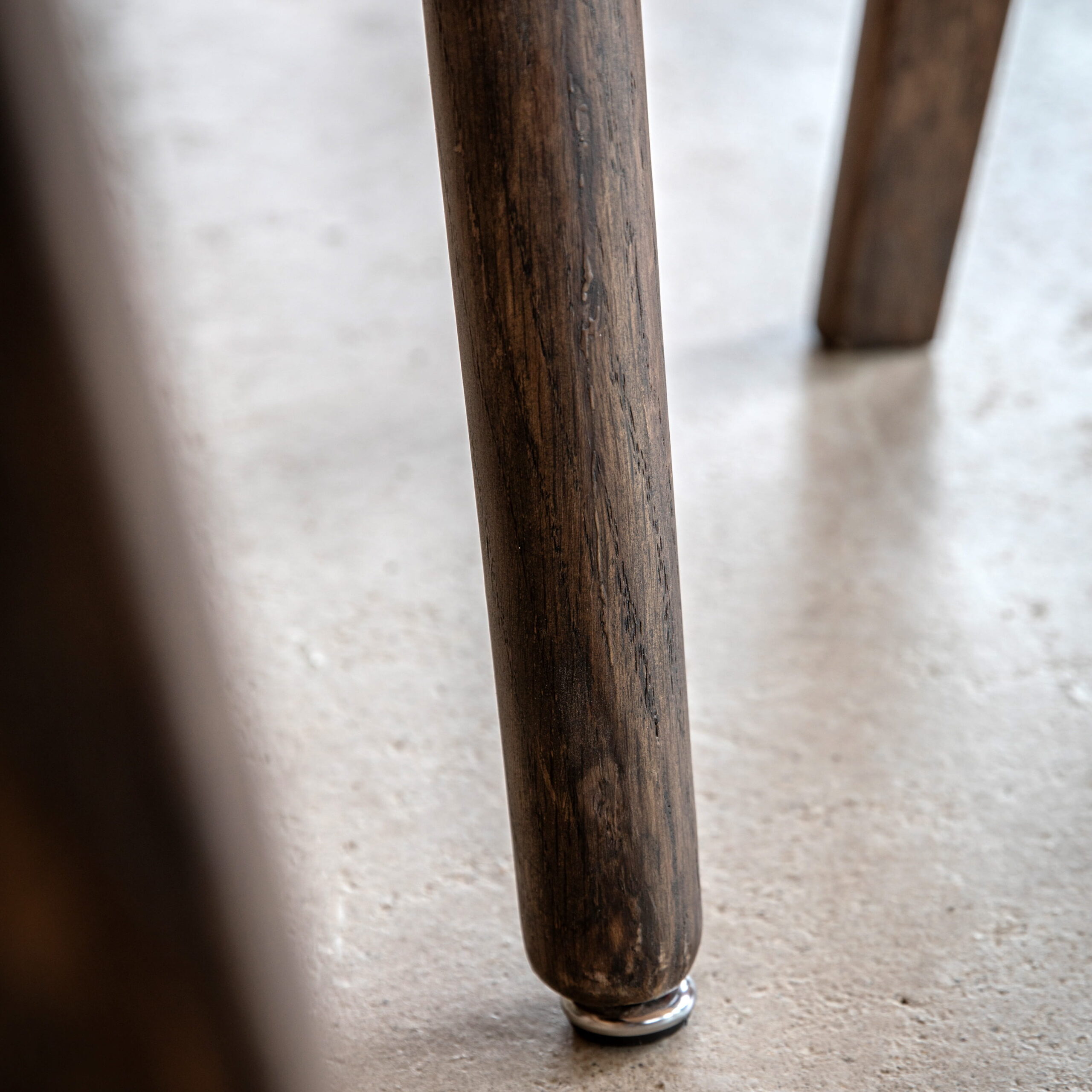 Wexford Round Dining Table Smoked - Image 3