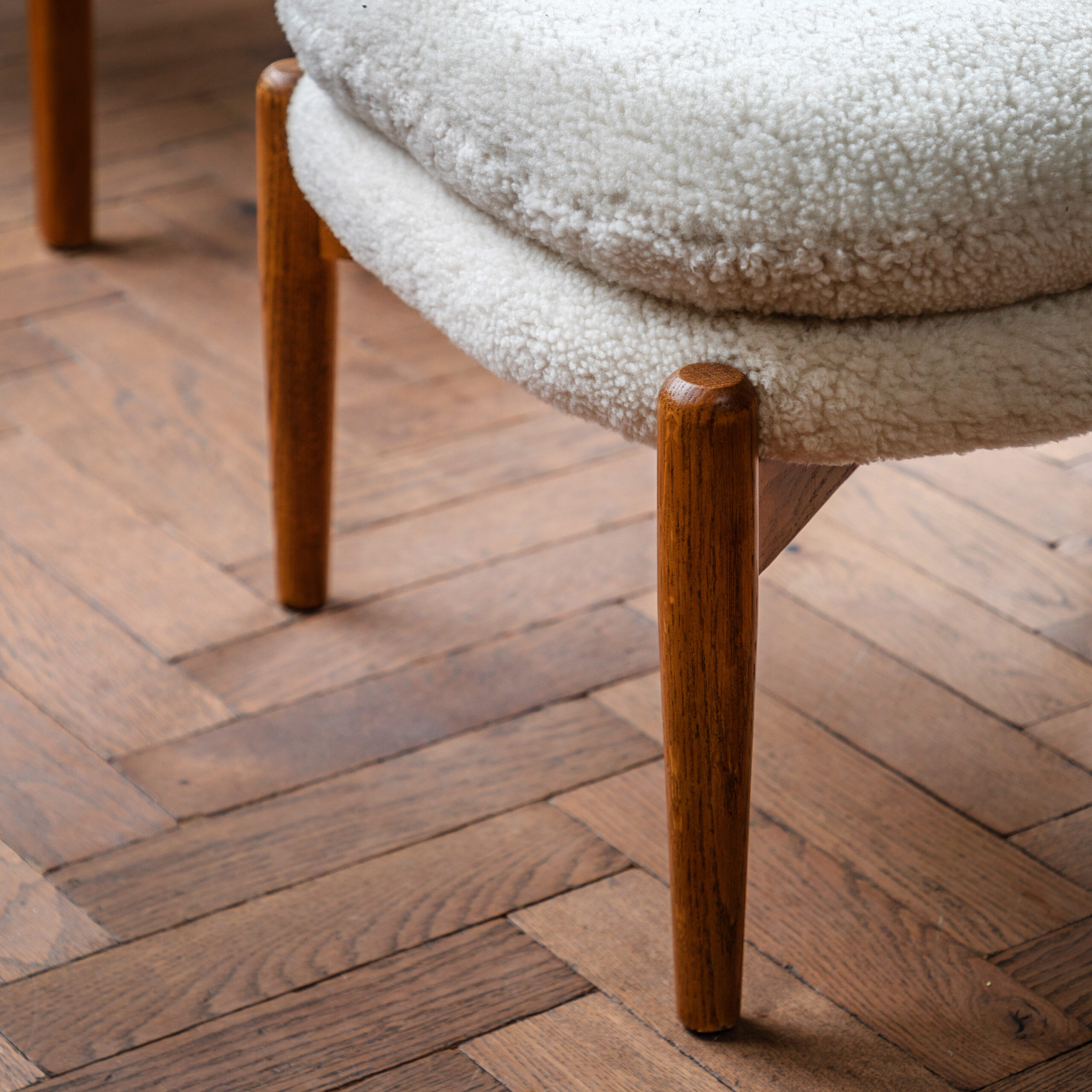 Camden Footstool Sheepskin - Image 2