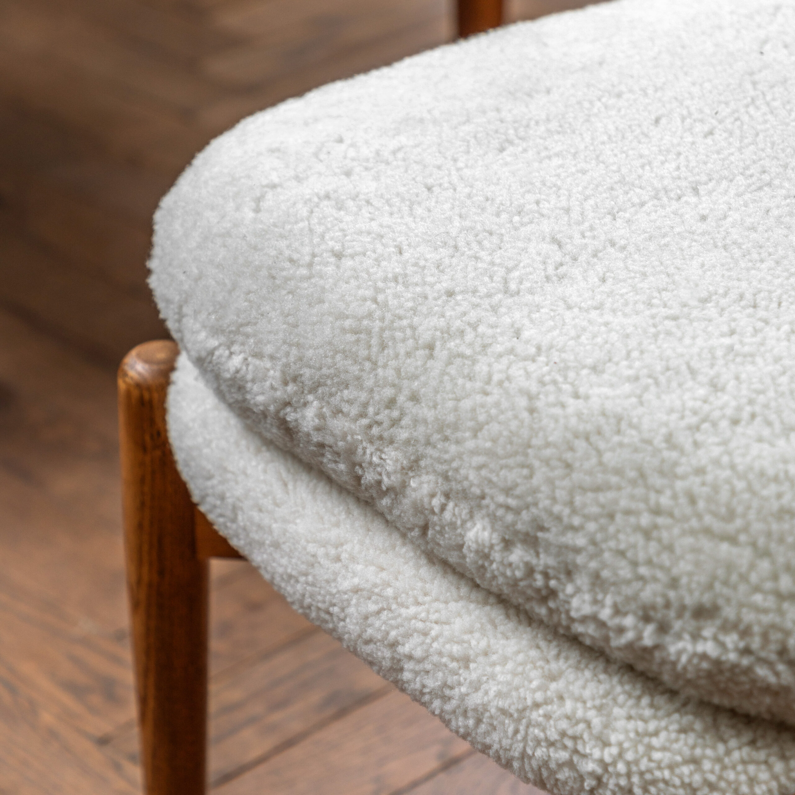 Camden Footstool Sheepskin - Image 3
