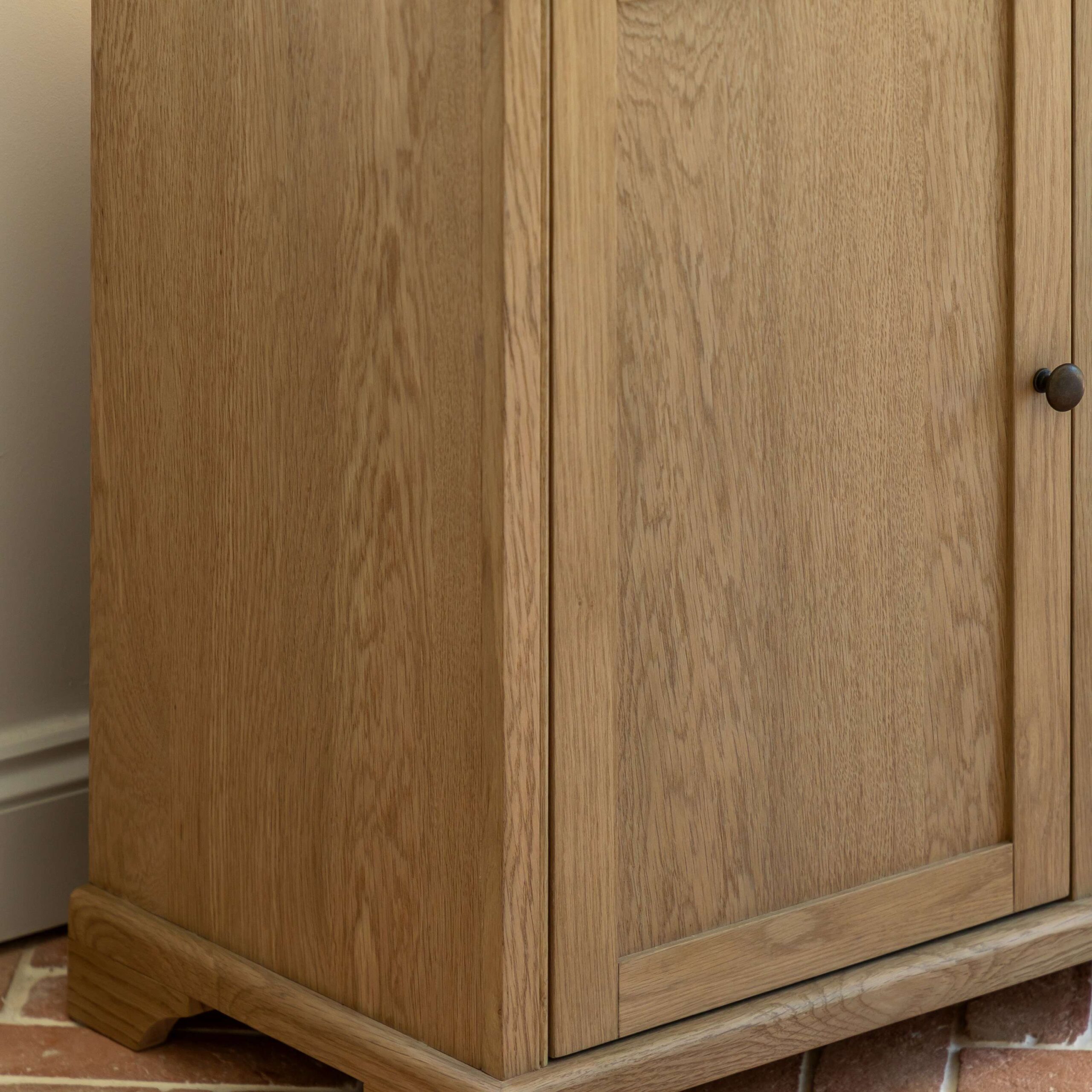 Harbury 2 Door 3 Drawer Sideboard - Image 2