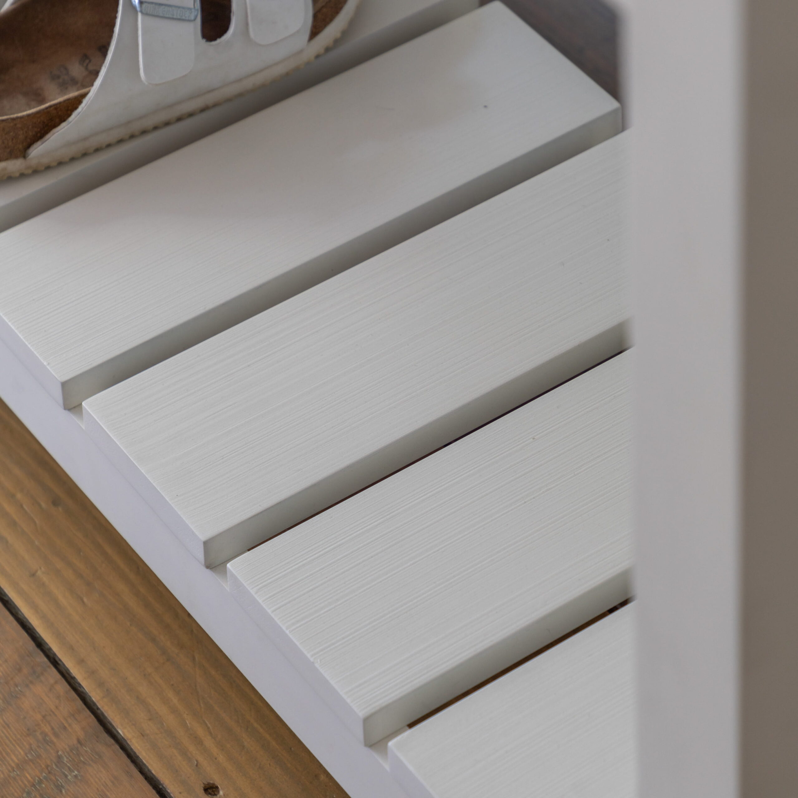 Henley Console Table in White - Image 2