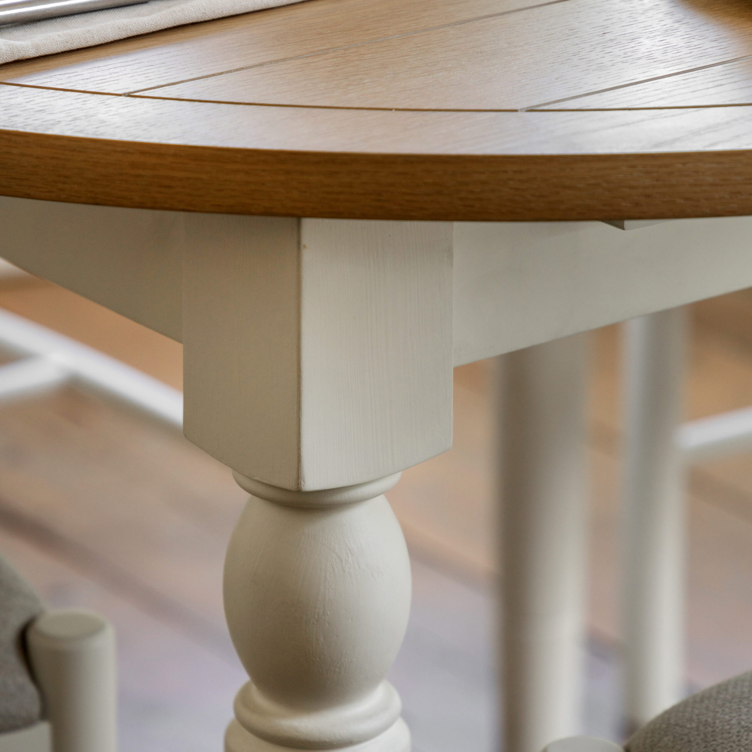 Harrow Round Extending Dining Table White - Image 2