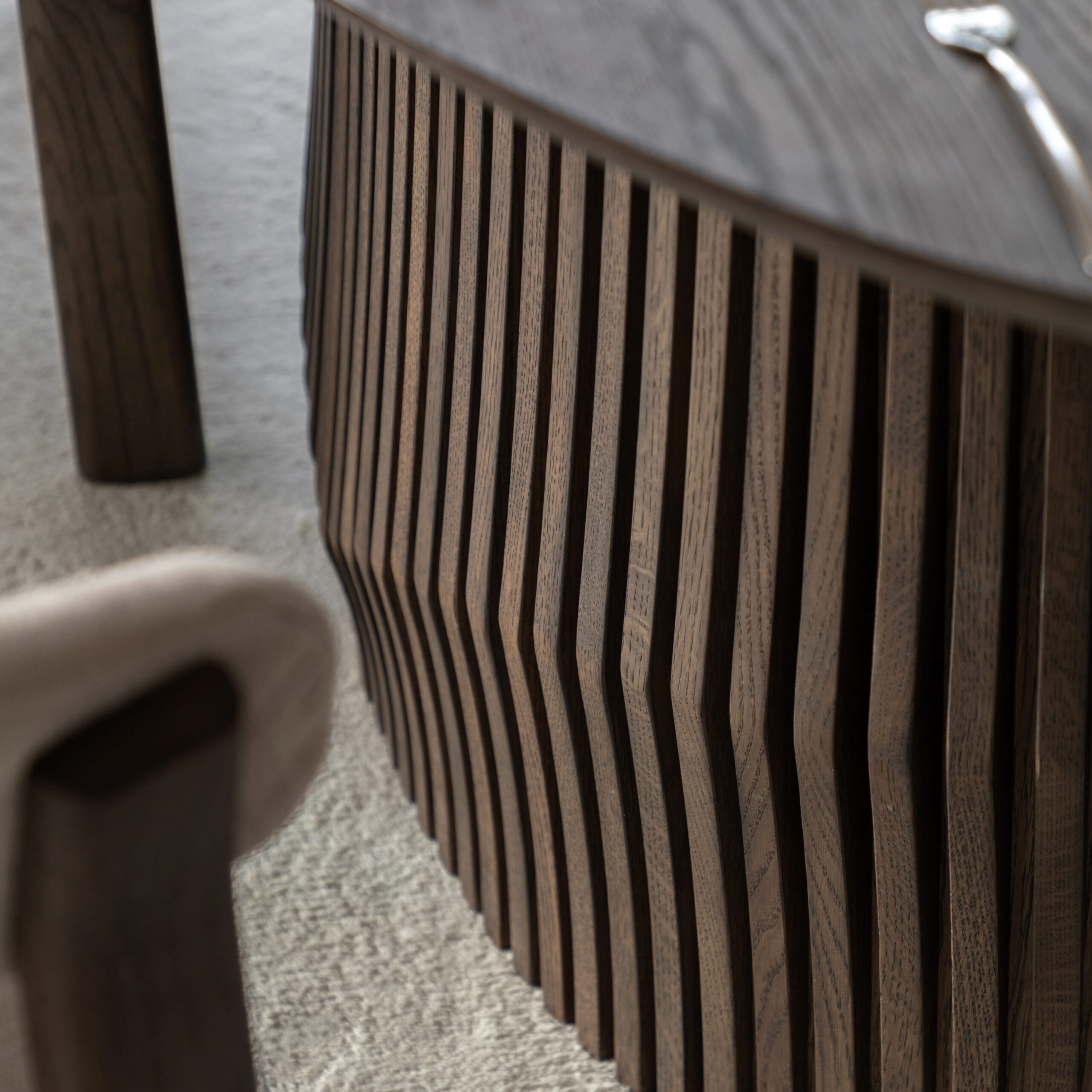 Luna Oval Extending Dining Table - Image 2
