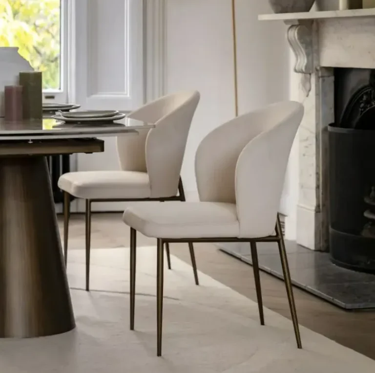 comfortable dining chairs UK: Modern Table Pairing